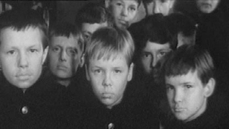 Malchishki Ekhali Na Front (1976)