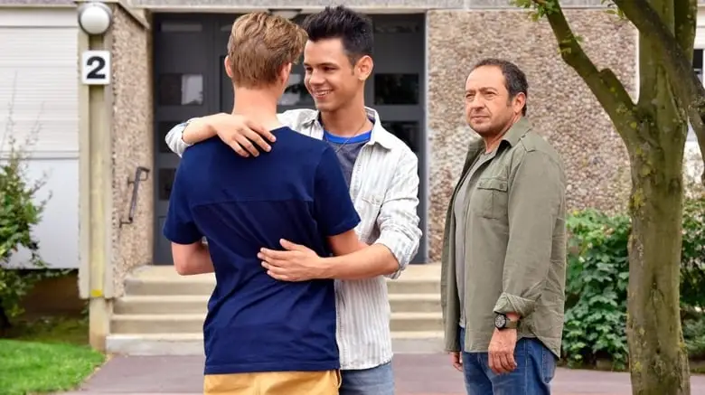 Hidden Kisses (2016)