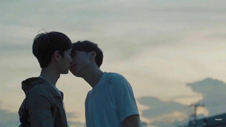 Romantic Station (2020)