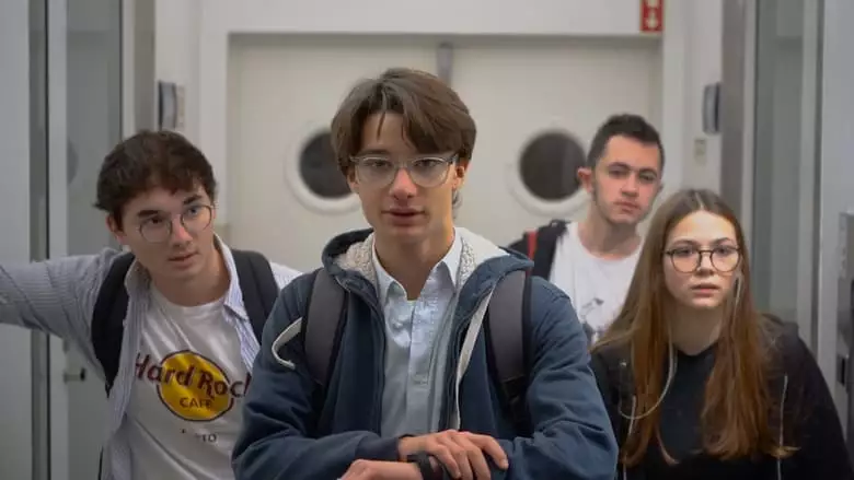 Casos De Adolescentes: O Nerd, O Bruto E A Roqueira (2023)