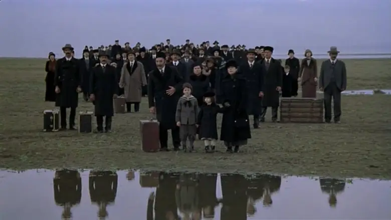 Trilogia: To Livadi Pou Dakryzei (2004)