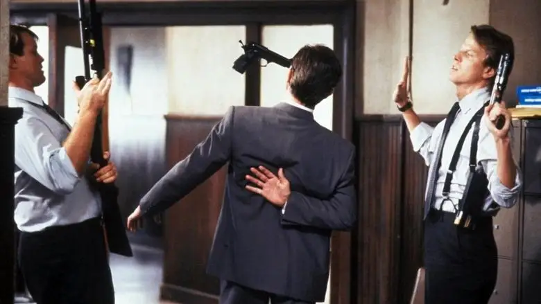 Memoirs Of An Invisible Man (1992)