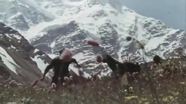 Vyshe Tolko Oblaka (1976)