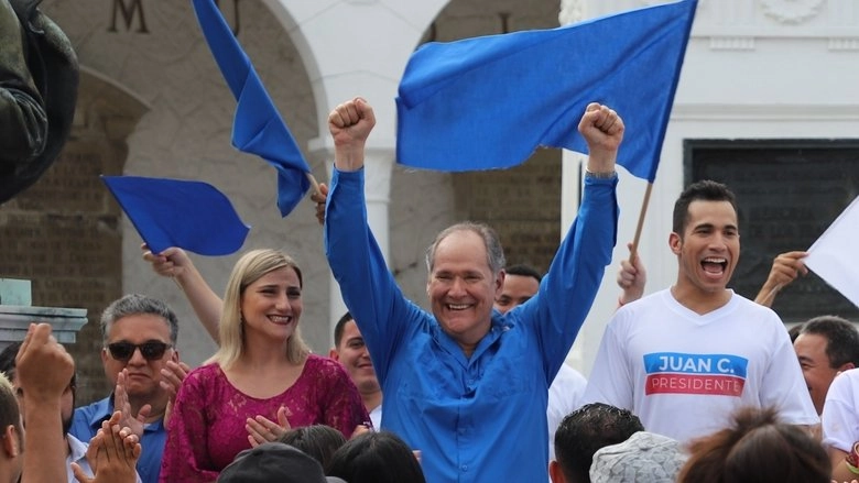 Locos Al Poder (2019)