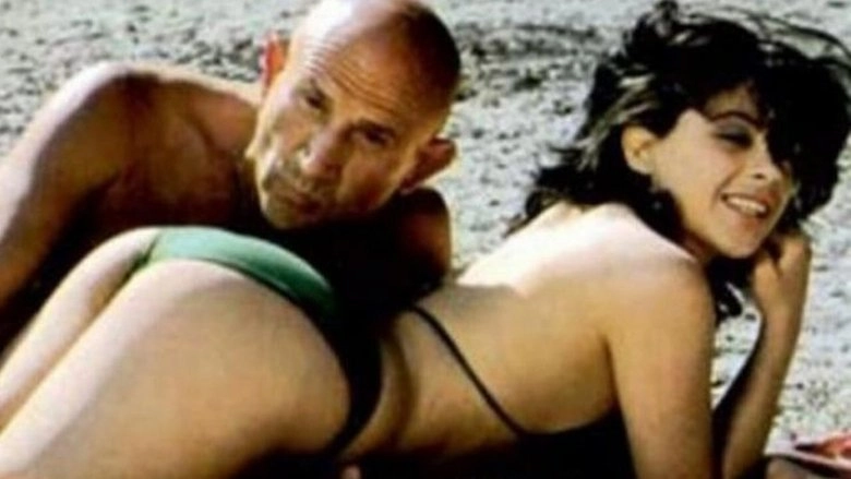 To Sinema Gymno (2010)