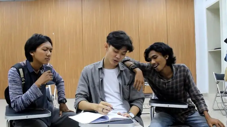 Retakan Kaca Dirumahku (2024)