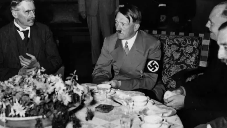 A La Table Des Nazis (2023)