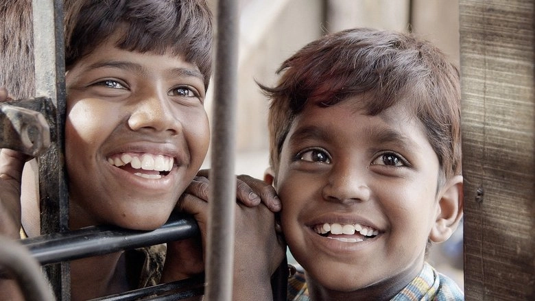 Kaakkaa Muttai (2015)