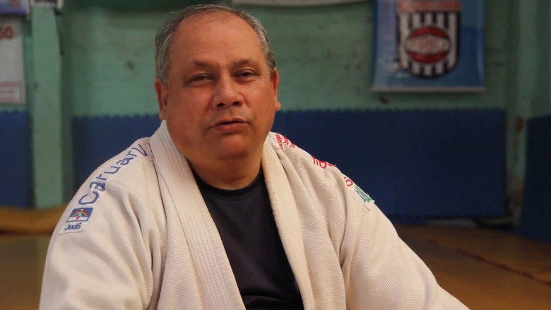 Maos De Pedra (2014)
