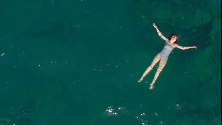 Une Femme A La Mer (2022)