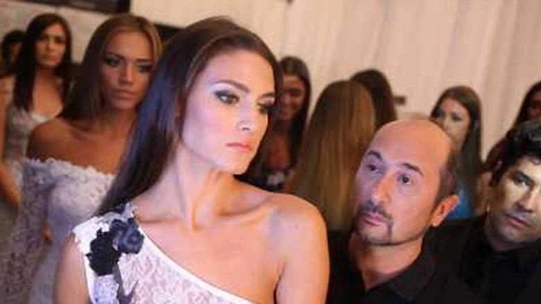 Cosano: La Vida Secreta De Un Vestido (2014)