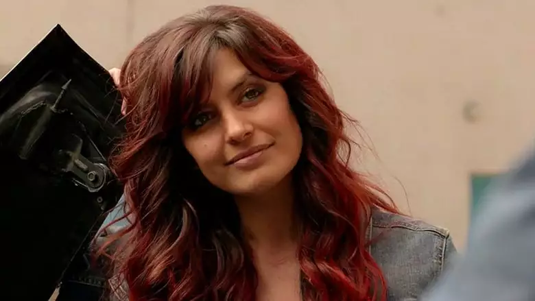 The Woman With Red Hair (2016)