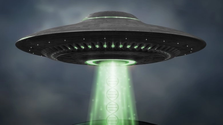 In Plain Sight: The Intelligence Community And UFOs (2022)