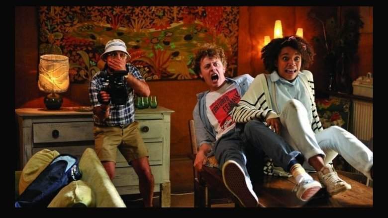 Pas Tres Normales Activites (2013)