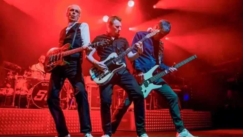 Status Quo Pictures: Live At Montreux (2009)