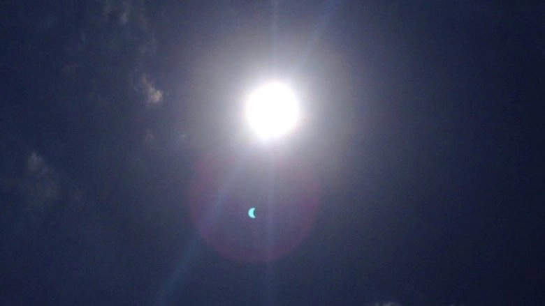 The Earth Is Still Blue When I Get Off Work (2021)
