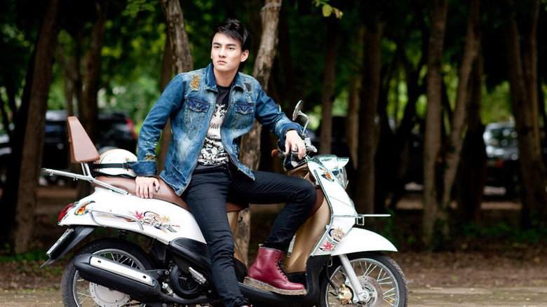 Hug Na Sarakham (2011)