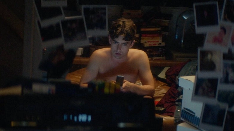 Peeking (2021)