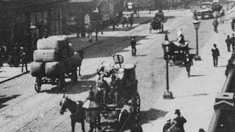 Traffic Crossing Leeds Bridge (1888)
