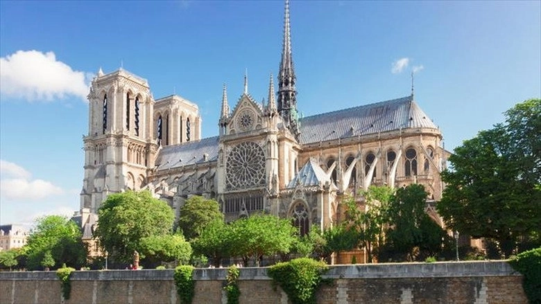 Au Coeur De Notre-Dame (2011)