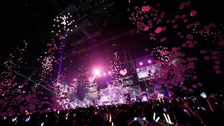 =LOVE 7th ANNIVERSARY PREMIUM CONCERT THE MOVIE (2025)