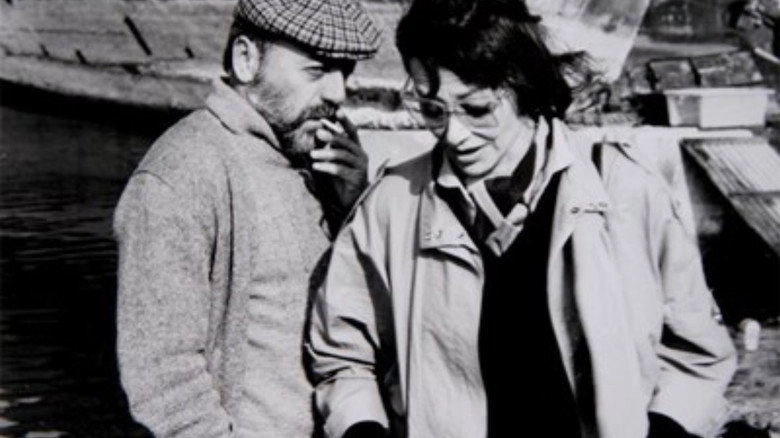 Noshtem Po Pokrivite (1988)