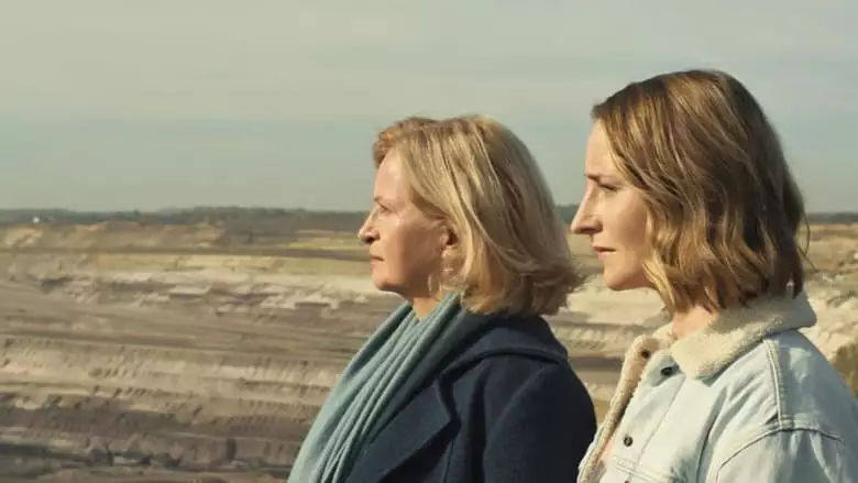 Eher Fliegen Hier UFOs (2023)