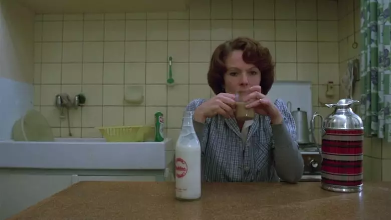 Jeanne Dielman, 23, Quai Du Commerce, 1080 Bruxelles (1976)
