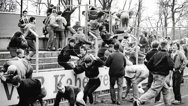 Hooligans & Thugs: Soccer's Most Violent Fan Fights (2003)