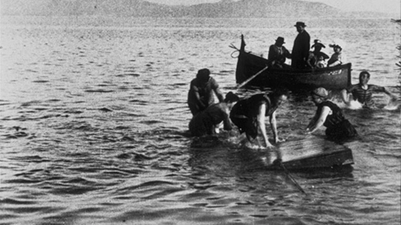 Radeau Avec Baigneurs (1896)