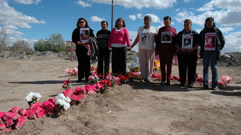Bajo Juarez: La Ciudad Devorando A Sus Hijas (2006)