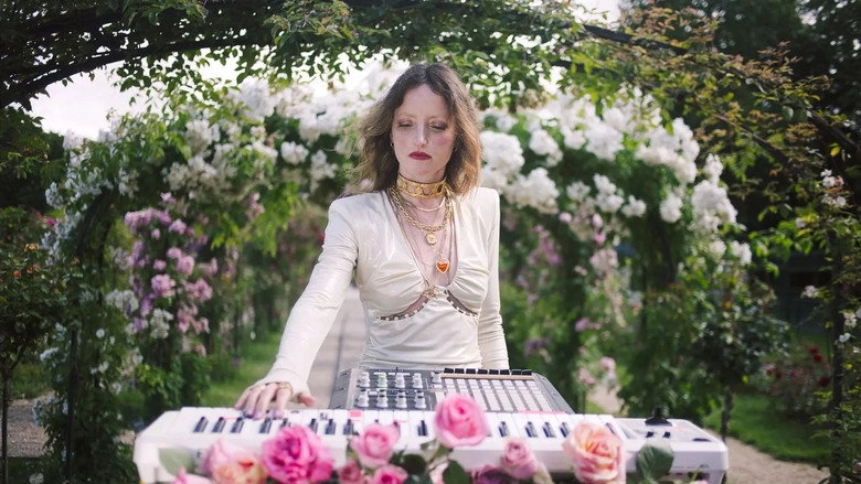 Irene Dresel Dans La Roseraie Du Val-de-Marne - Passengers (2024)