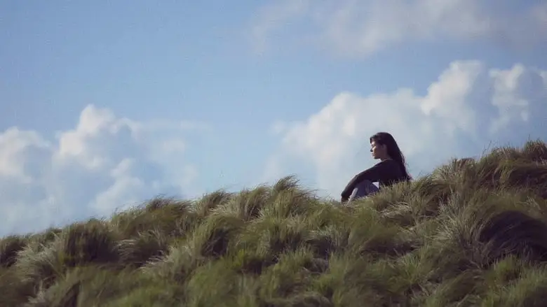 La Mujer De Vidrio (2023)