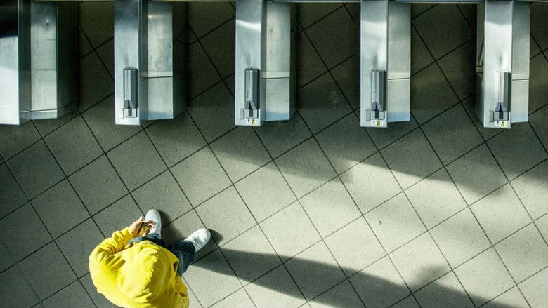 Mr. Yellow Sweatshirt (2017)