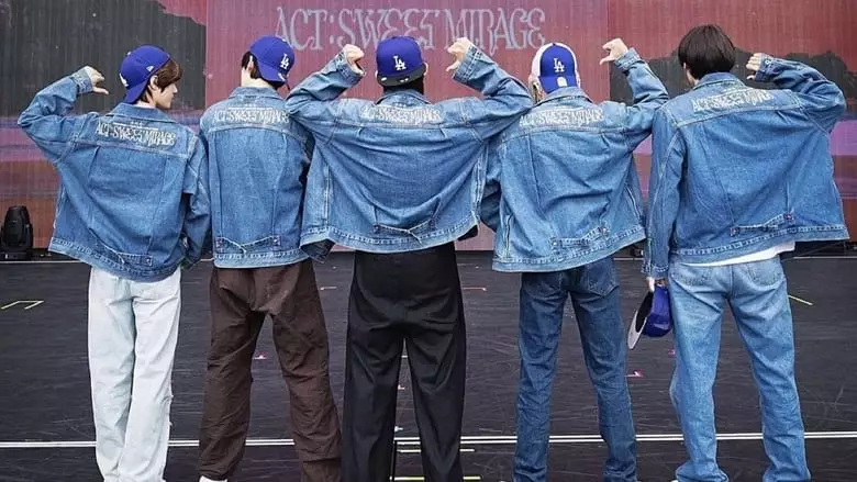 TXT (ACT: SWEET MIRAGE) IN LA: LIVE VIEWING (2023)