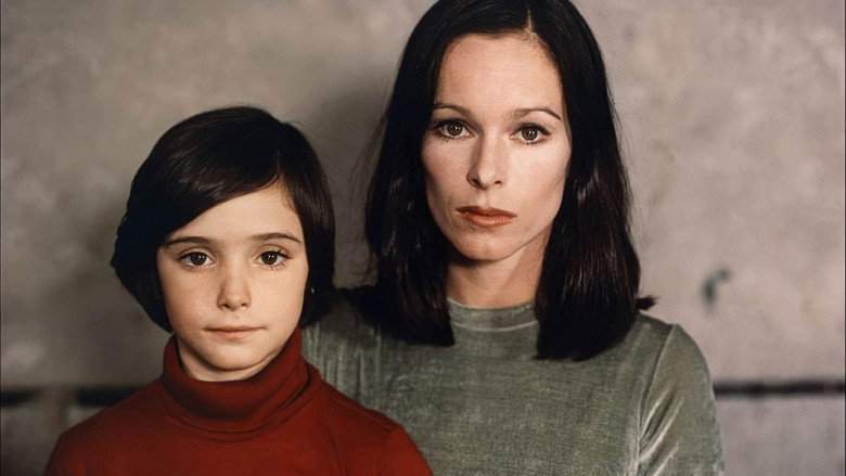 Cria Cuervos (1976)