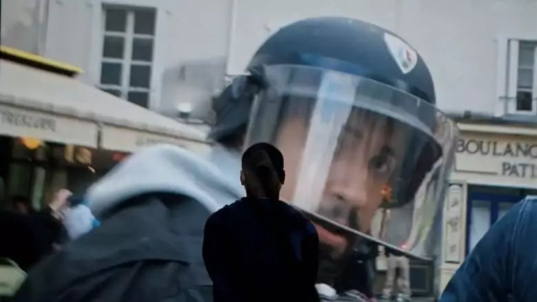 Un Pays Qui Se Tient Sage (2020)