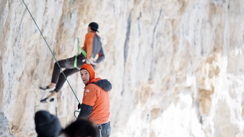 RACE TO 9A (2015)