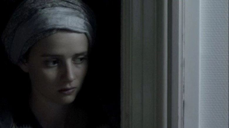 Une Place (2012)