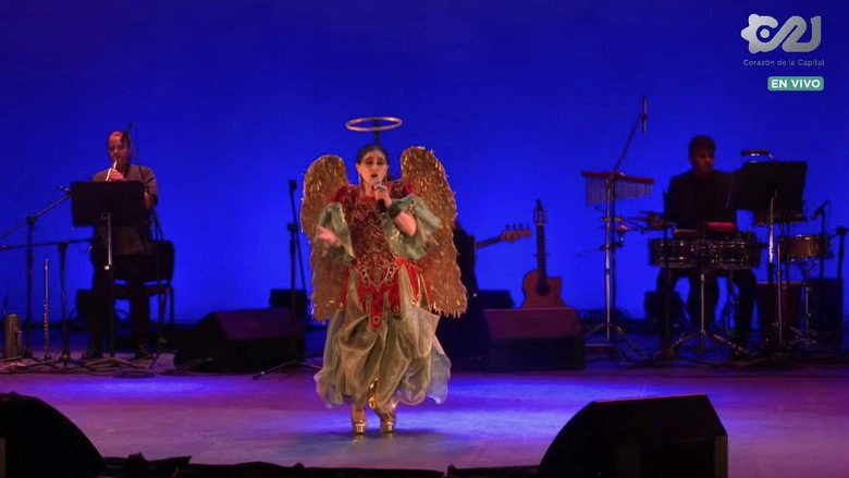 Astrid Hadad Y Su Cabaret Historico: La Pluma O La Espada (2022)