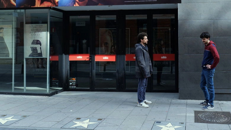 Esta Detras De Mi (2026)