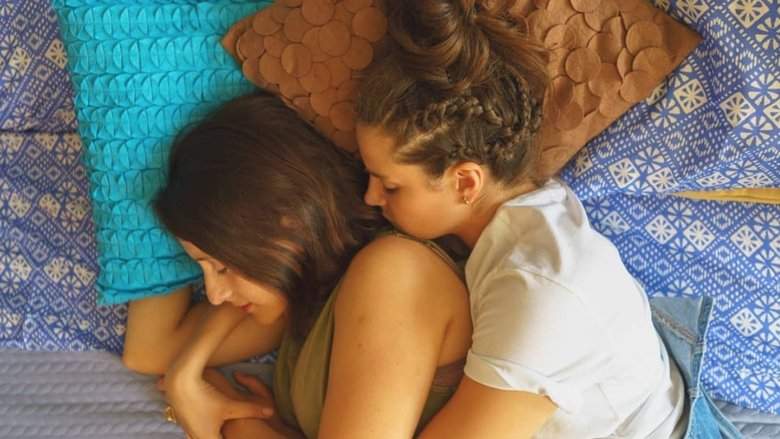 Si Los Meses Siguen (2019)