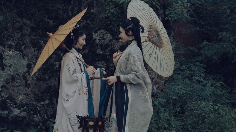 Two Belles In Love (2021)