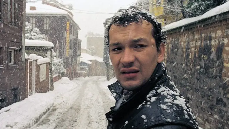 Distant (2002)