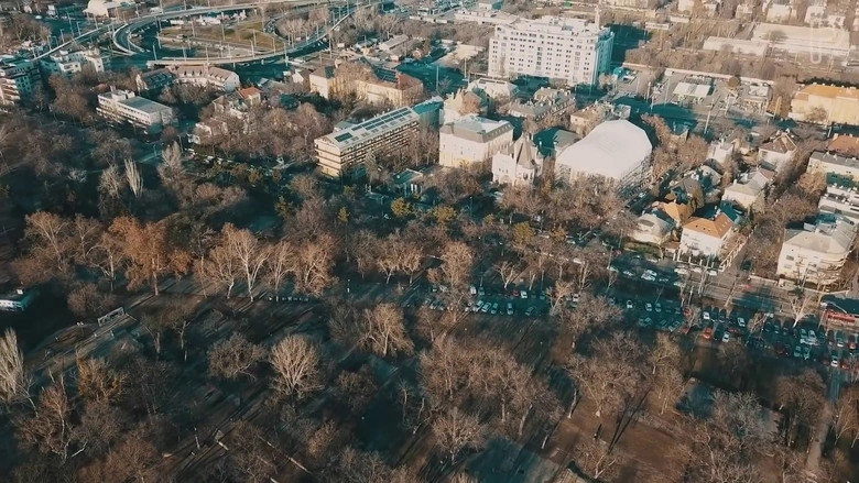 Parkmentes Ovezet - Varosliget Atalakitasanak Tortenete (2020)
