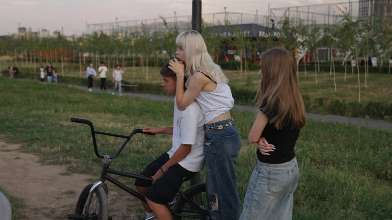 Eine Tochter und zehn Söhne (2026)