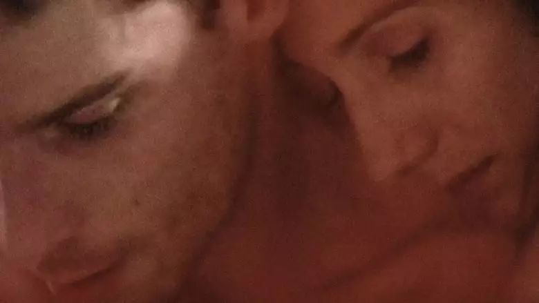 En La Cama (2005)