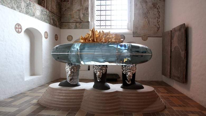 Sarcophagus For A Queen (2019)