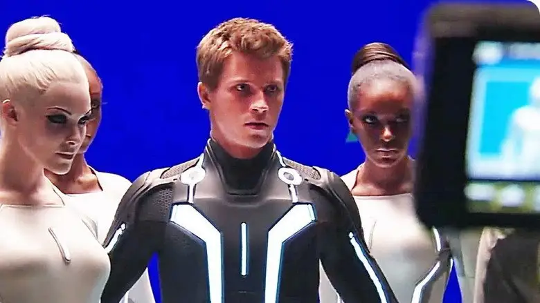 Installing The Cast Of 'TRON: Legacy' (2011)