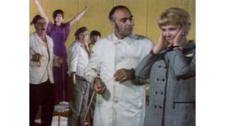 Tsirk Zazhigayet Ogni (1973)